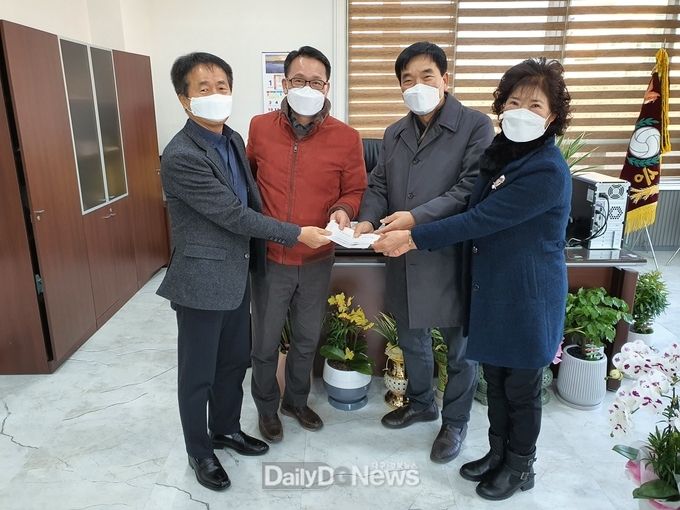 청도읍(여성)의용소방대 ‧ 청도시장상인회, ‘희망2021 나눔캠페인’ 불우이웃돕기 성금 전달