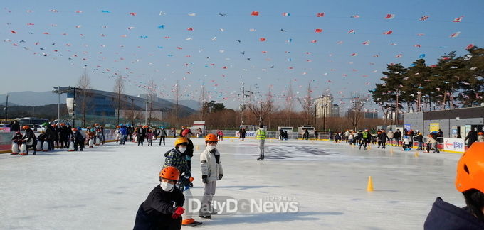 경주시 첫 공공 야외 스케이트장, ‘인기몰이’