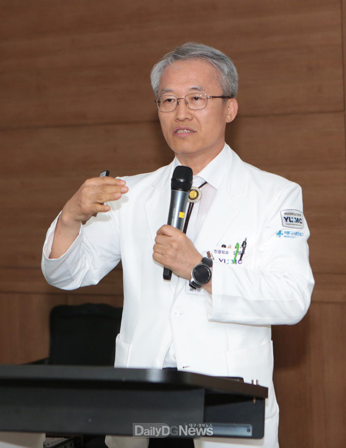 보건복지부 장관 표창을 받은 김성호 영남대병원장. (사진=영남대병원 제공)
