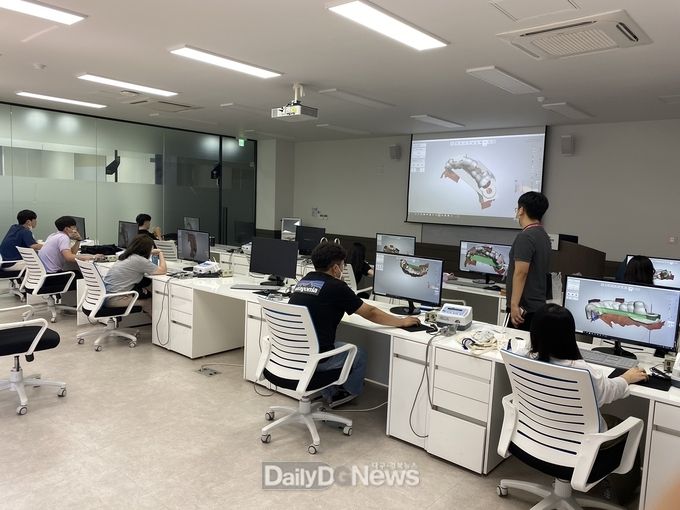 대구보건대학교 치기공 전문가 연수과정 수업 모습. (사진=대구보건대 제공)
