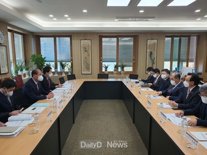 강영석 시장, 경북대 총장과 상주캠퍼스 활성화 방안 논의
