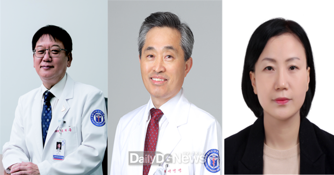 제49회 보건의 날' 코로나19 유공자 포상을 받은 (왼쪽부터) 조치흠 계명대 동산병원장, 서영성 계명대 대구동산병원장, 조화숙 계명대 동산병원 간호부장. (사진=계명대학교 동산의료원 제공)