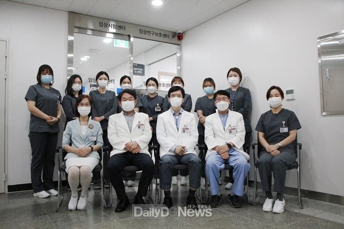 영남대병원 임상시험센터 및 임상연구보호센터 단체 사진. (사진=영남대병원 제공)