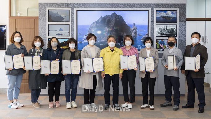 (사)울릉군교육발전위원회, 2021년도 1학기 장학증서 전달