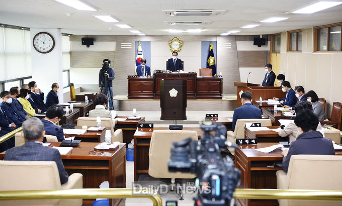 군위군의회, 제256회 임시회 개회
