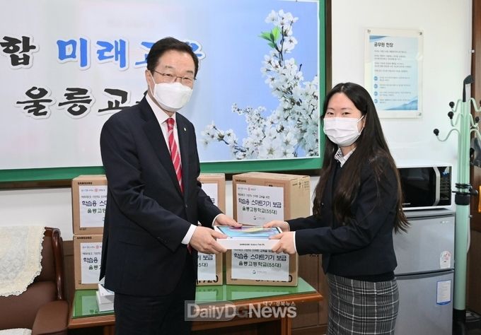 유비쿼터스 학습 가능, 1학생 1스마트기기 보급 5개년 시범 사업 추진