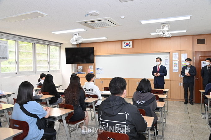 5월 27일 경주정보고등학교에서 실시한 제52회 경북상업경진대회 개최장면