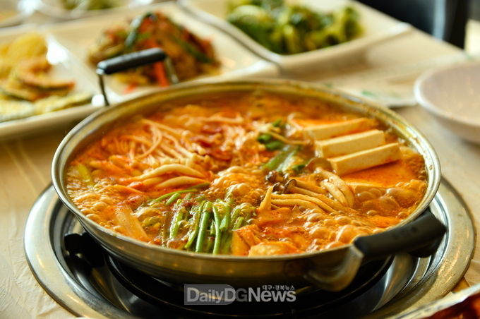 문경시 제공) ‘족살찌개’