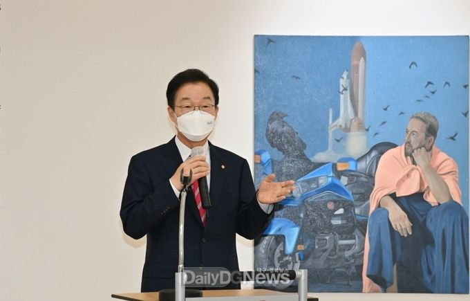 임종식 경북교육감이 ‘문화를 통한 교육’ 이란 주제로 6월 3일 포항시립미술관에서 강연하고 있다.