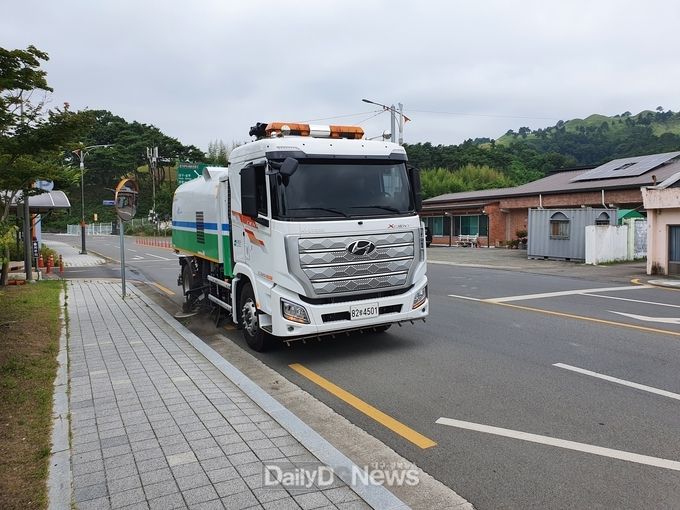 고령군, 친환경 도로노면 청소차 도입 운행
