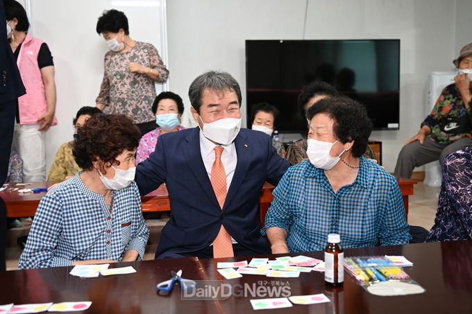 김충섭 시장, 민선7기 취임 3주년 맞이 노인지회 및 경로당 격려 방문