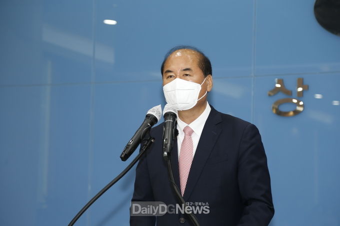 기념사 하고 있는 강영석 상주시장