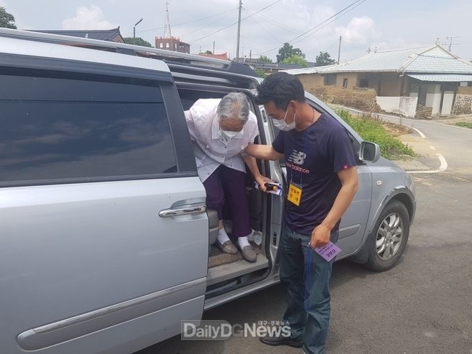 단밀면 자율방범대, 코로나19 백신접종 자원봉사 실시