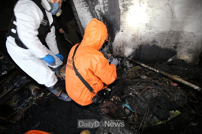 경북소방본부 제공) 화재진압 현장장면