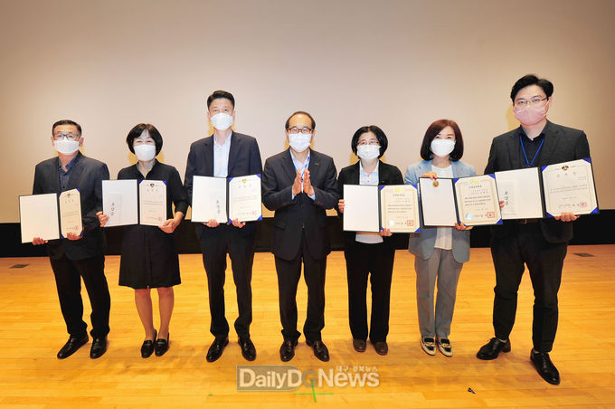 군위군, 상반기 적극행정 우수공무원 4명 선발