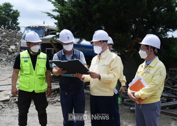 최기문 영천시장, 경마공원 부지 가옥 철거 현장 점검