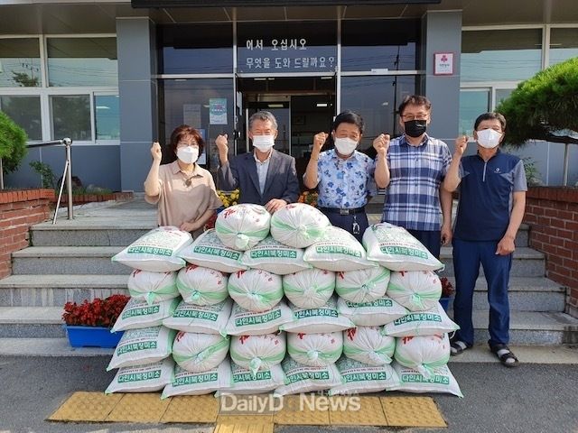 의성군 비안면 박한제 전 노인회 부회장, 경로당에 쌀 기부