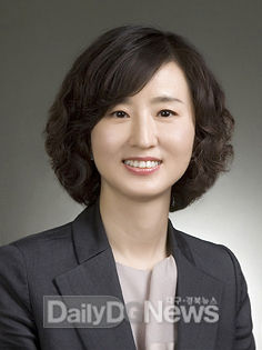 한국보건의료인국가시험원 치과기공사 국가시험원장으로 위촉된정효경 대구보건대학교 치기공과 교수. (사진=대구보건대 제공)