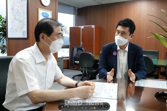 이강덕 포항시장 국가철도공단 방문해 동해 남부선 조기 개통 요청