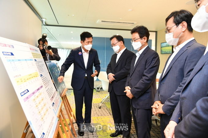  이강덕 포항시장 포항 방문한 김부겸 총리와 코로나 합동 방역점검