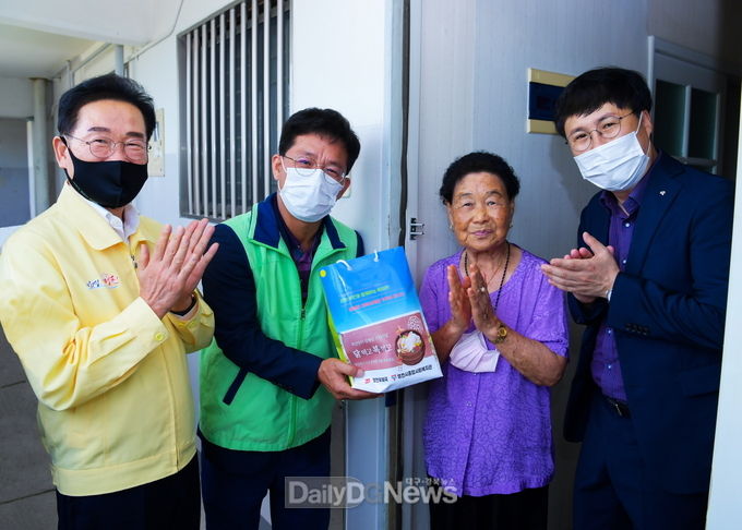 市종합사회복지관, 중복 삼계탕 전달 행사