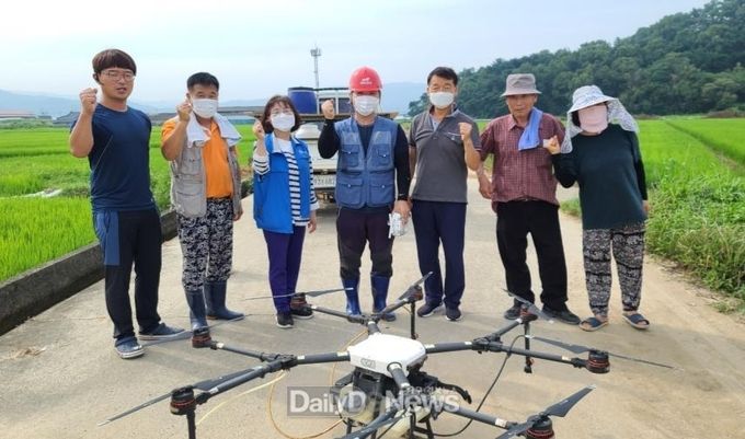 칠곡군, 7월 24일부터 8월 중순까지 벼 병해충 드론 공동방제 실시