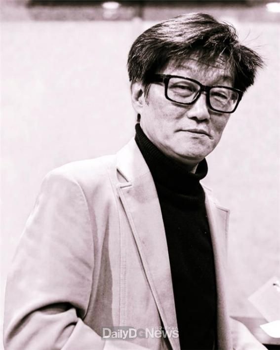 제18회 이육사詩문학상 수상한 이산하 시인
