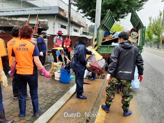 칠곡군, 왜관읍 수해가구 신속 피해복구 실시