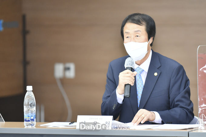 이우청 김천시의회 의장, 2021 경북포럼 주제발표