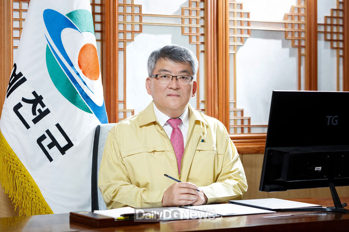 김학동 군수