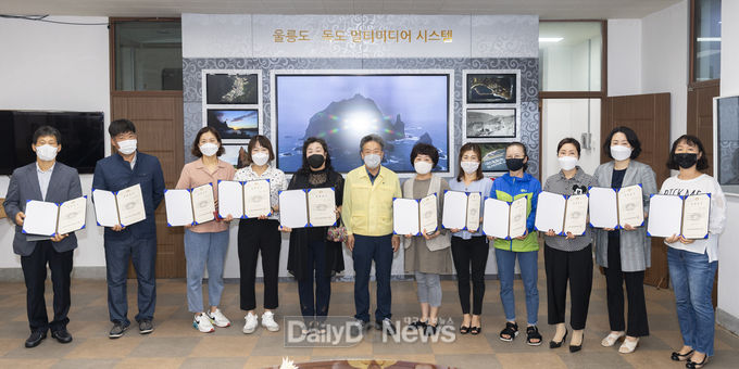 (사)울릉군교육발전위원회, 2021년 2학기 장학증서 수여