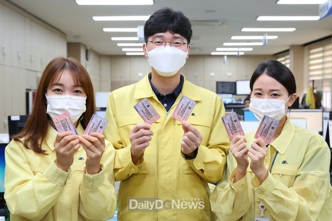 경주시, ‘경주시 코로나 특별지원금’ 선불카드 현장접수처 운영