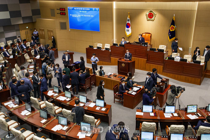 경북도의회 임시회 장면