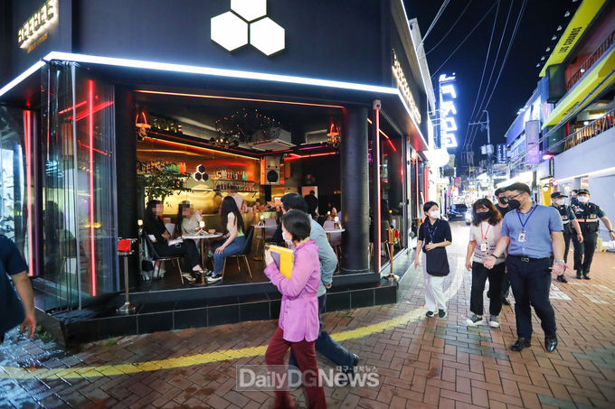 지난 3일 실시된 대구 중구청, 중부경찰서, 대구시청 특별합동점검 실시 모습. (사진=중구청 제공)