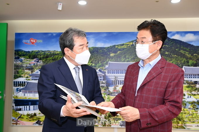 김충섭 시장, 경북형 대학 발전 전략방안 간담회 참석