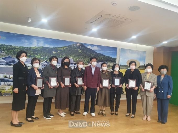 강옥숙 여성단체협의회 수석부회장, 경북 15대 여성상 수상