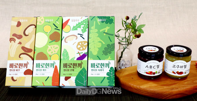 칠곡군농업기술센터 직원들이 개발한 밥나물과 잼