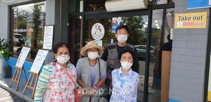 아임찜닭 옥산점, 재활용품 수집 어르신 대상 식사 대접