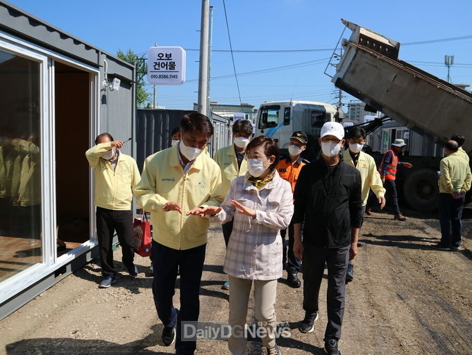 김정재 경북도당위원장 영덕시장 화재현장 방문, 피해상인 위로 및 임시시장 개설 점검