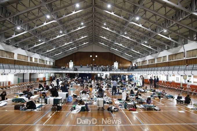 정부인안동장씨추모 여성휘호대회 개최 장면