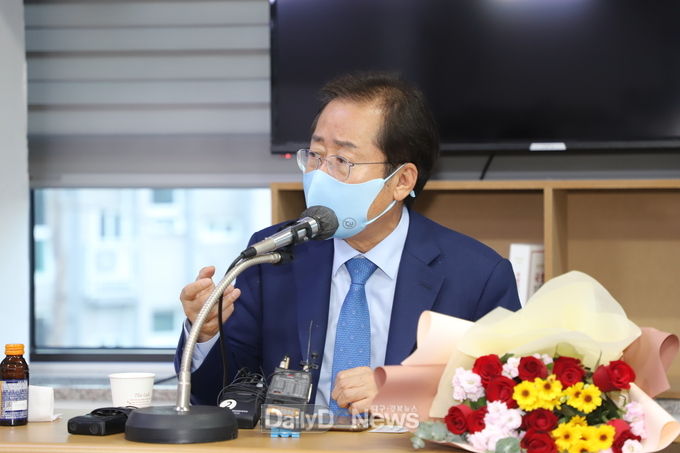 홍준표 국민의힘 대선 경선 후보가 2일 대구 동구갑 당원협의회에서 간담회를 가지고 있다. (사진=이준호 기자)
