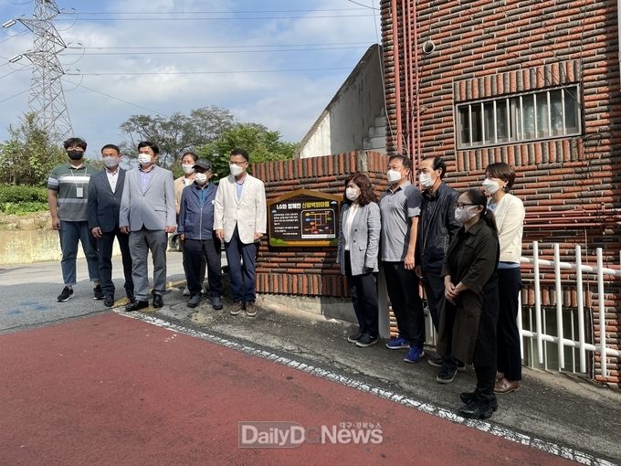 LG경북협의회, 구미 도심 속 벽화마을 ‘신평벽화마을’ 현판식 개최