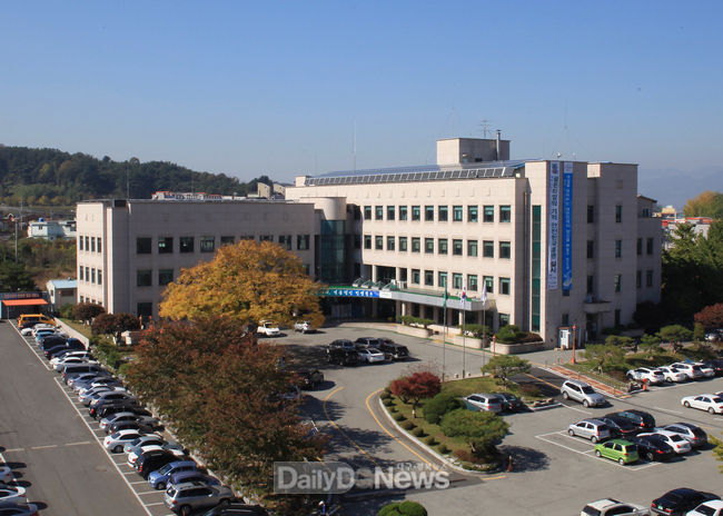 청도군청 전경
