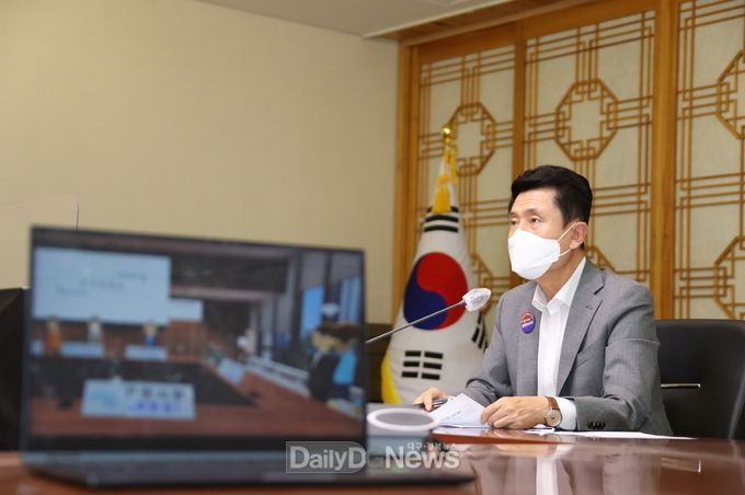 이강덕 포항시장, 제11차 전국대도시시장협의회 메타버스 회의 참석