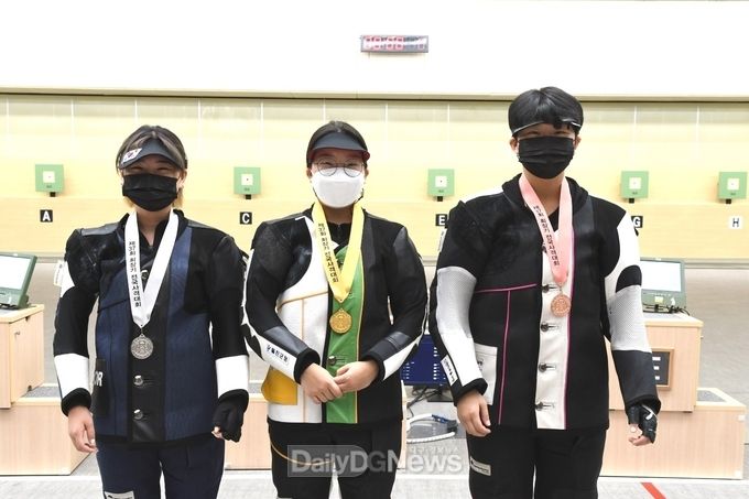 울진군청 사격실업팀 제37회 회장기 전국사격대회 여자공기소총 단체전 및 개인전(권은지) 우승