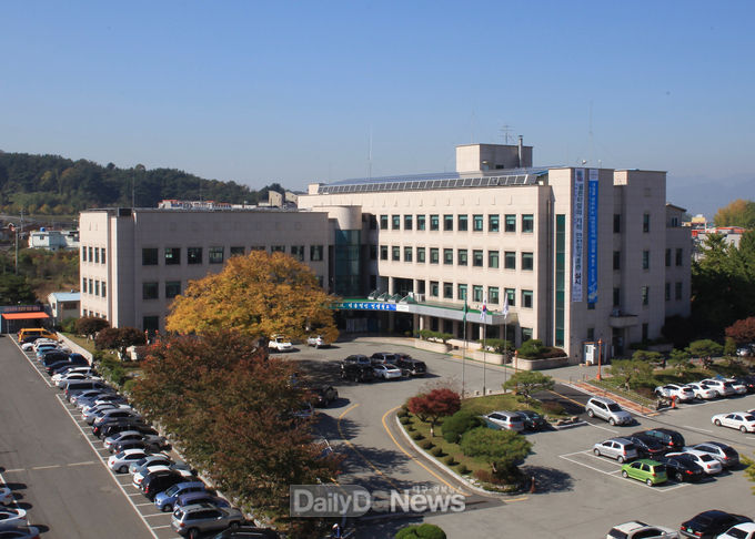 청도군청 전경