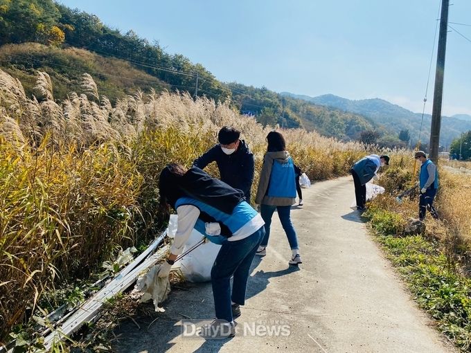 25일 상주에서 농촌 집고쳐주기 및 마을가꾸기 활동 전개