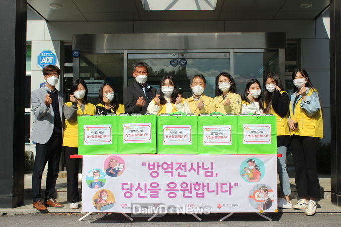 청소년들의 재능봉사, 나눔의 가치를 높이다 울진군 청소년 그린리더 자원봉사단, 핸즈온 응원키트 전달