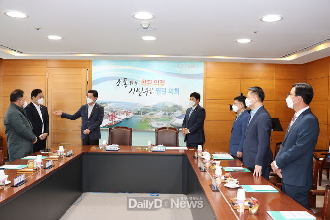 포항시의회, 김해시의회 방문단 환영