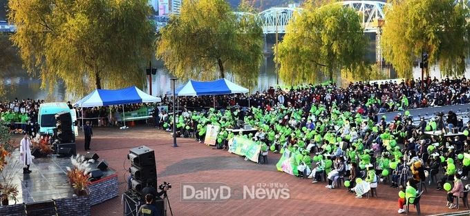 칠곡군, 제8회 낙동강세계평화문화대축전, 예술을 배달하는 버스 ‘예뻐’ 성료